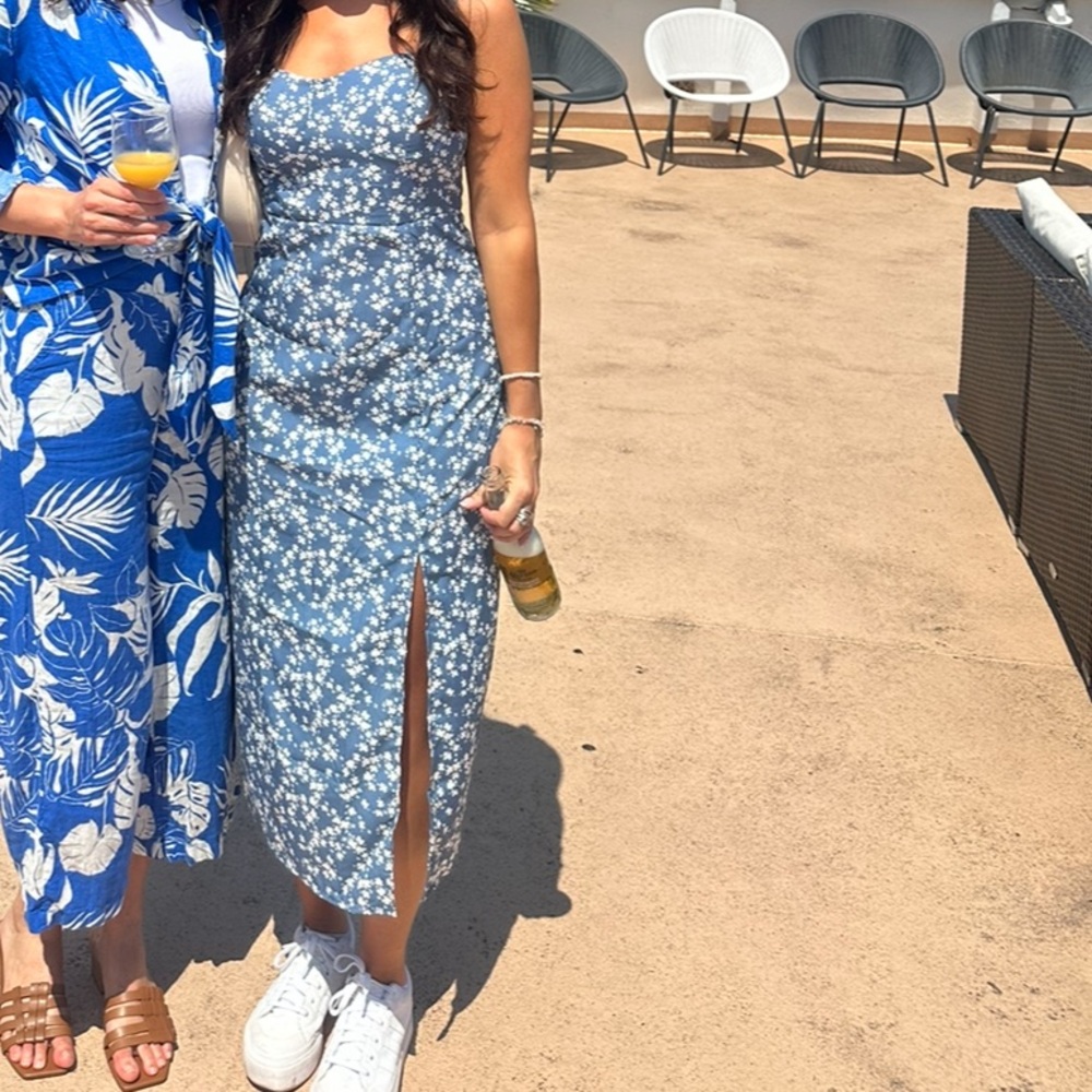 Dress - Picture 3 of 3
